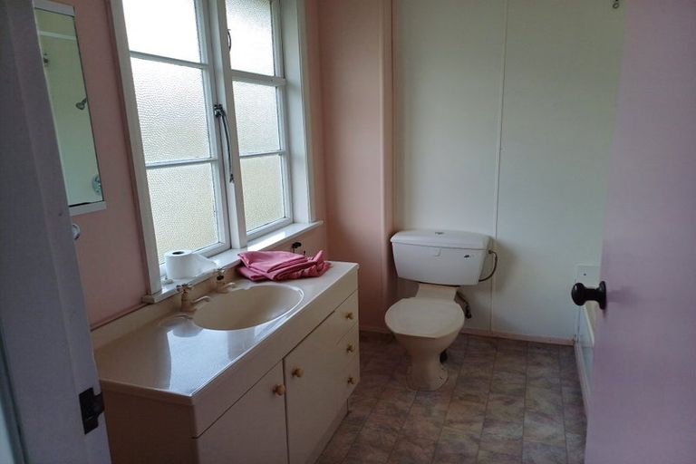 Photo of property in 356 Oxford Terrace, Avalon, Lower Hutt, 5011