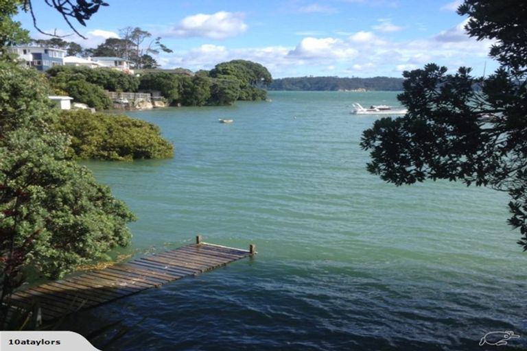 Photo of property in 15 Huia Road, Point Chevalier, Auckland, 1022