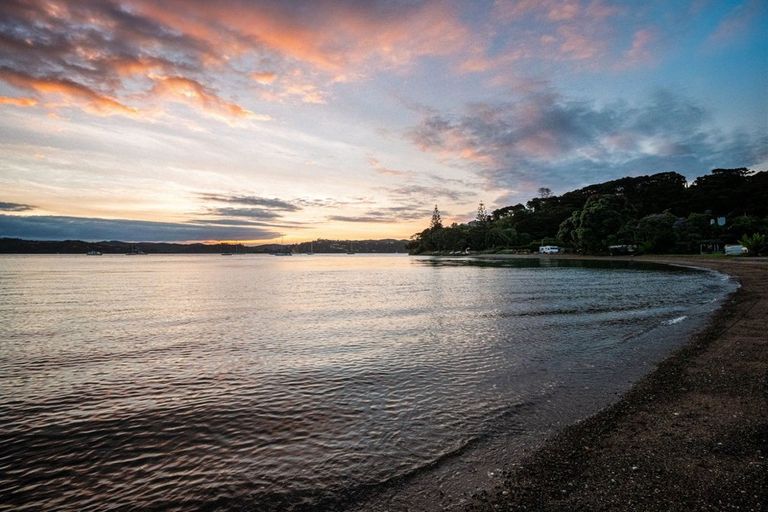 Photo of property in 6 Paine Brown Way, Russell, 0272