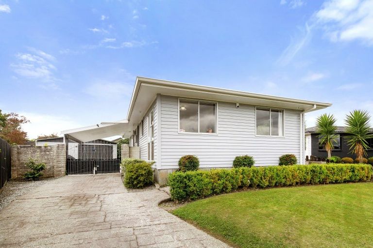 Photo of property in 18 Omaha Grove, Totara Park, Upper Hutt, 5018