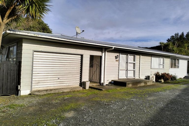 Photo of property in 307 Wellington Road, Wainuiomata, Lower Hutt, 5014