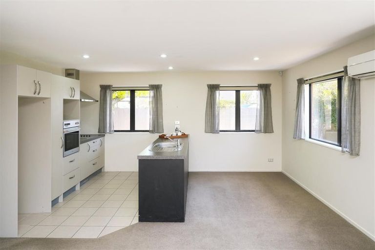 Photo of property in 516 Mairehau Road, Parklands, Christchurch, 8083