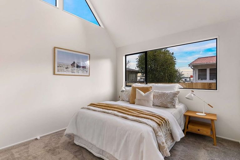 Photo of property in 2/30 Tristram Avenue, Forrest Hill, Auckland, 0620