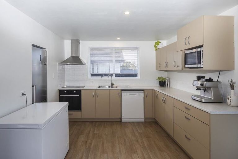 Photo of property in 1/49 Kuaka Crescent, Bromley, Christchurch, 8062