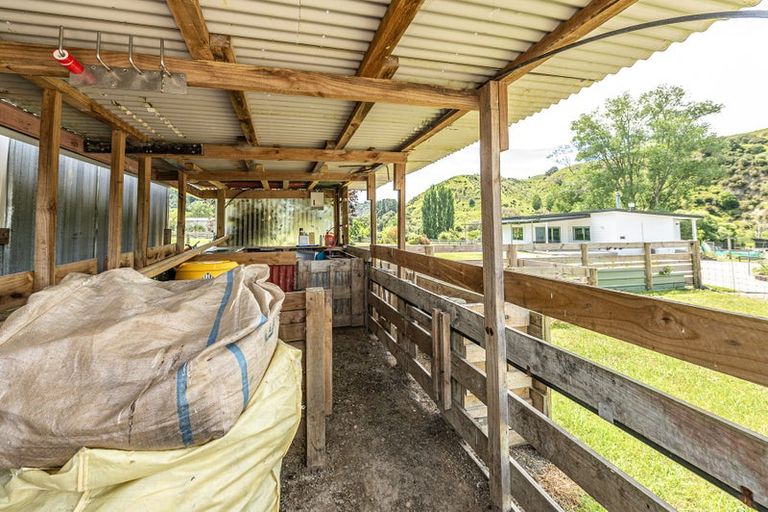 Photo of property in 1036 State Highway 4, Parikino, Wanganui, 4573