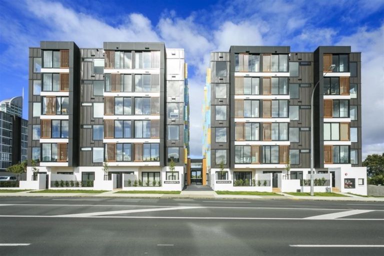 Photo of property in Frank Sargeson Apts, 506/80 Anzac Street, Takapuna, Auckland, 0622