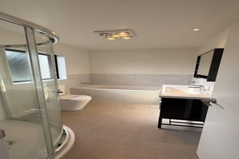 Photo of property in 9 Apple Lane, Henderson, Auckland, 0610