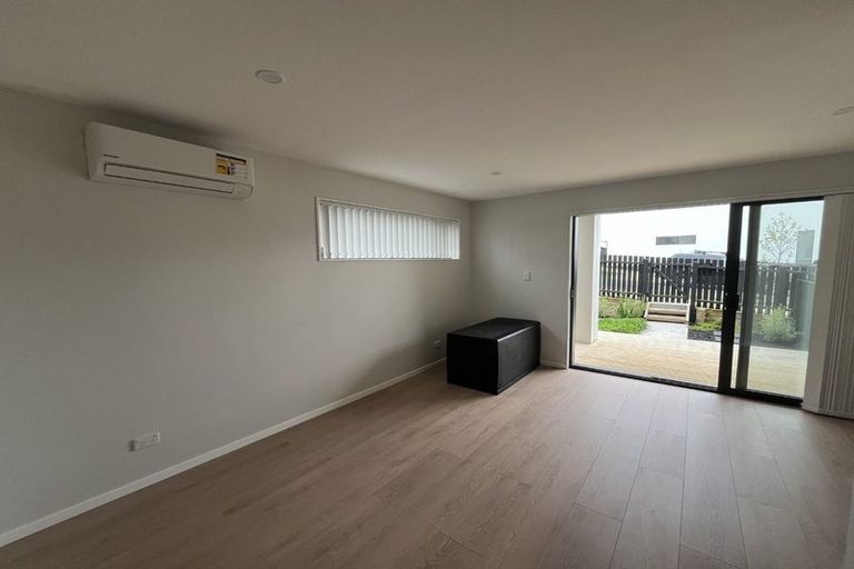 Photo of property in 54 Huri Street, Mangere Bridge, Auckland, 2022