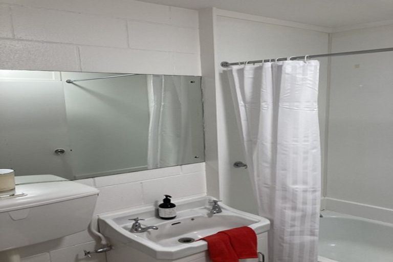 Photo of property in 5/72 Kitchener Road, Milford, Auckland, 0620