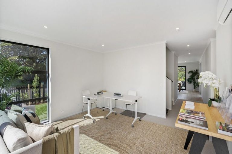 Photo of property in 32 Swanson Road, Henderson, Auckland, 0610