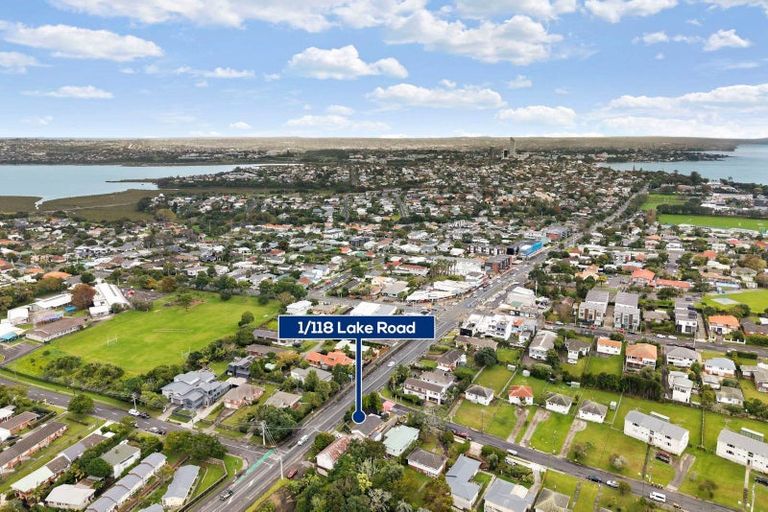 Photo of property in 1/118 Lake Road, Belmont, Auckland, 0622