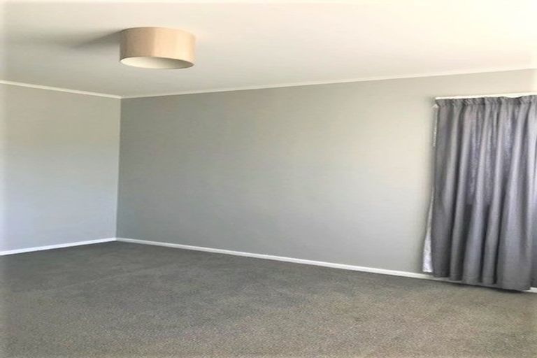 Photo of property in 5 Kerry Place, Papakura, 2110
