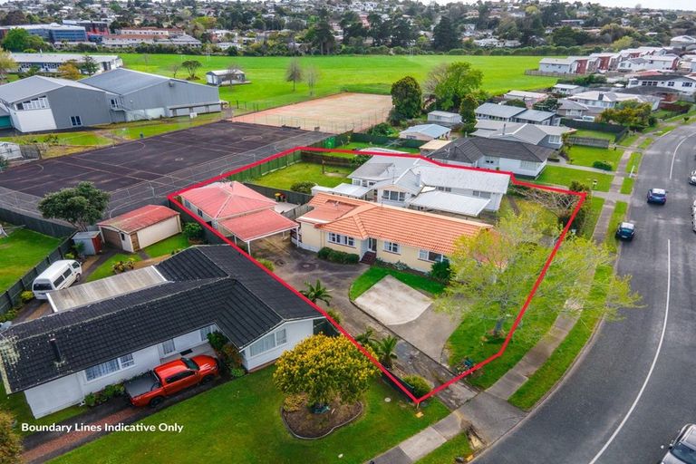 Photo of property in 90 Edgewater Drive, Pakuranga, Auckland, 2010