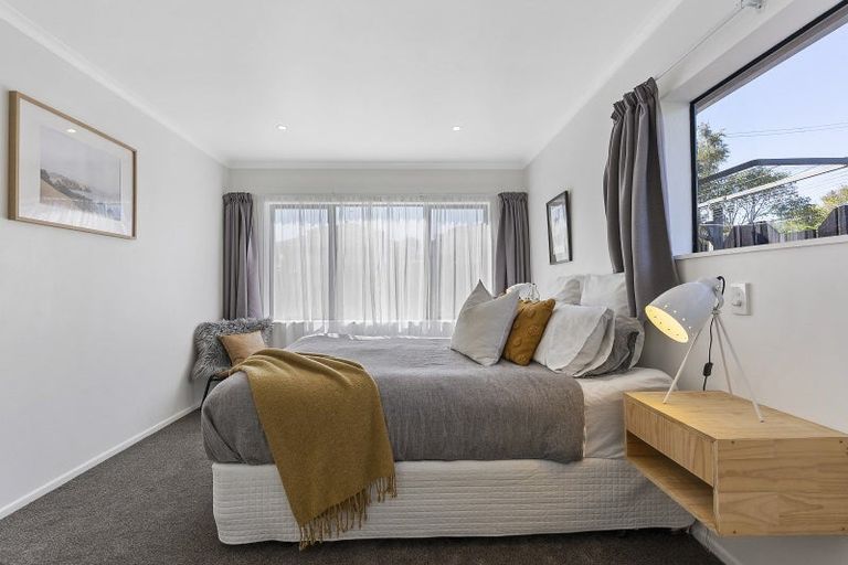 Photo of property in 2/74 Pah Road, Papatoetoe, Auckland, 2025