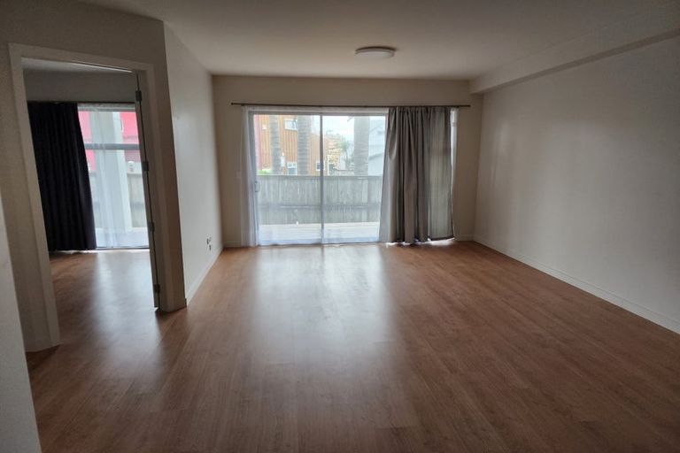 Photo of property in 46 Spinnaker Drive, Te Atatu Peninsula, Auckland, 0610