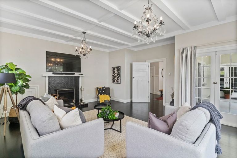 Photo of property in 14 Cotter Street, Greytown, 5712