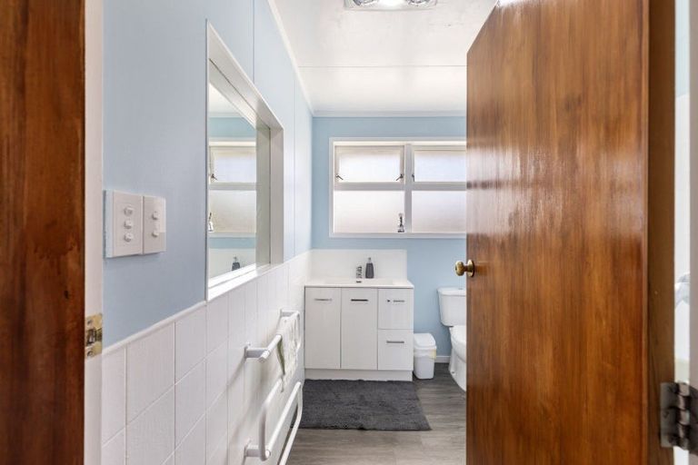 Photo of property in 76 Dundas Road, Sanson, 4817