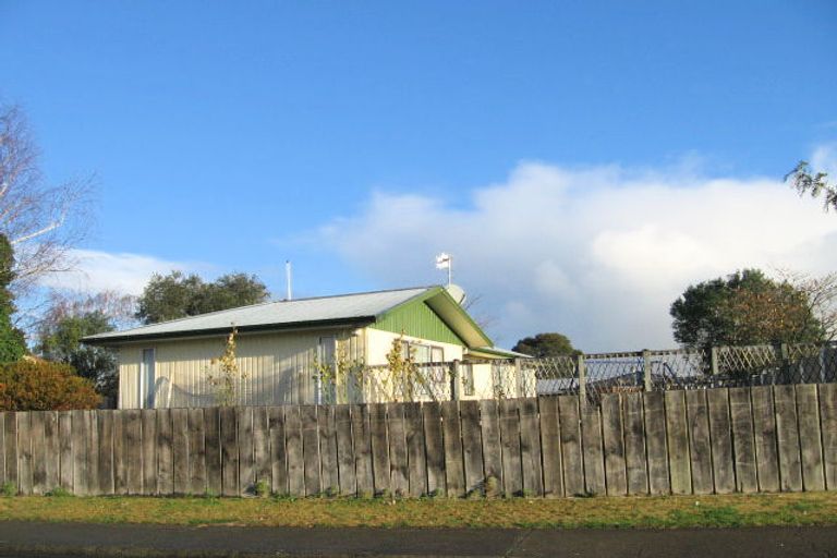 Photo of property in 8 Raleigh Place, Flaxmere, Hastings, 4120