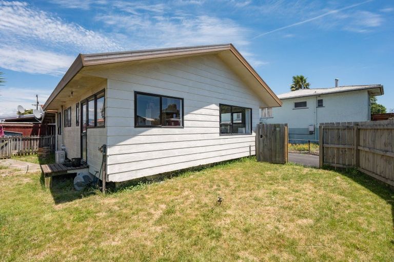 Photo of property in 2/116 Parkers Road, Tahunanui, Nelson, 7011