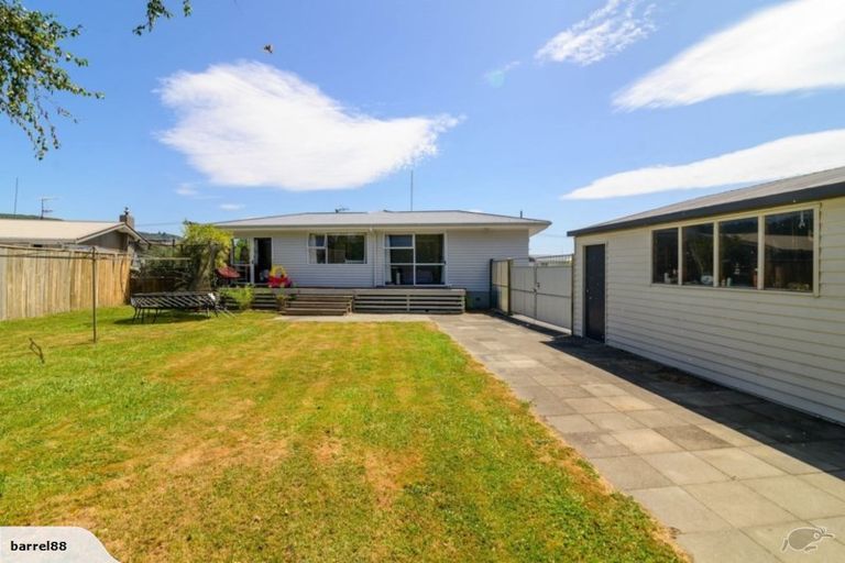 Photo of property in 16 Fenruss Street, Fairy Springs, Rotorua, 3015