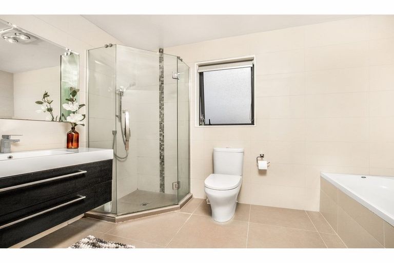 Photo of property in 13 Sunnyside Crescent, Papatoetoe, Auckland, 2025