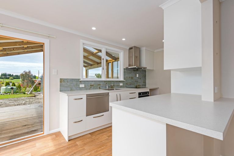 Photo of property in 1 Ingham Street, Halcombe, Feilding, 4779