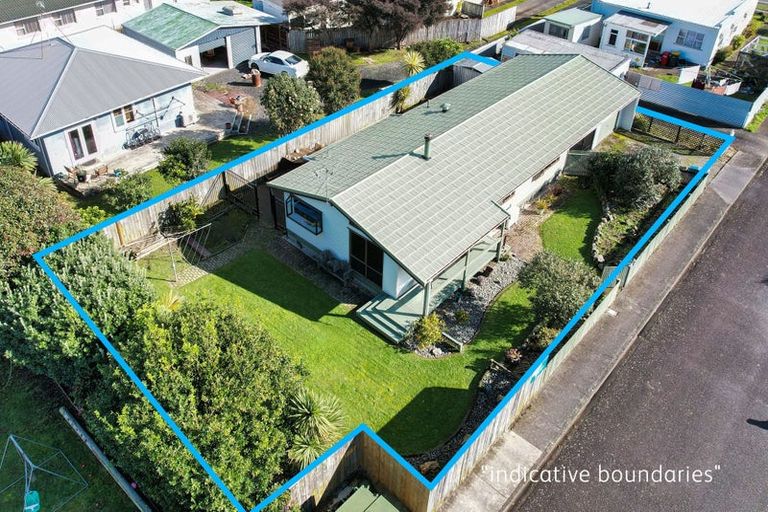Photo of property in 27 Charles Street, Levin, 5510