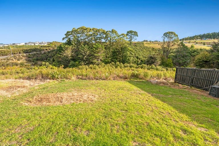 Photo of property in 34 Paparahi Place, Wainui, Silverdale, 0992