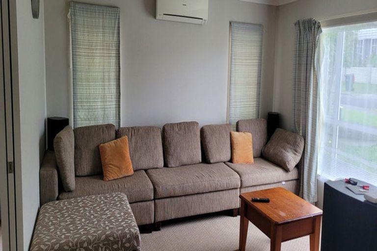 Photo of property in 4 Stamford Crescent, Flat Bush, Auckland, 2019
