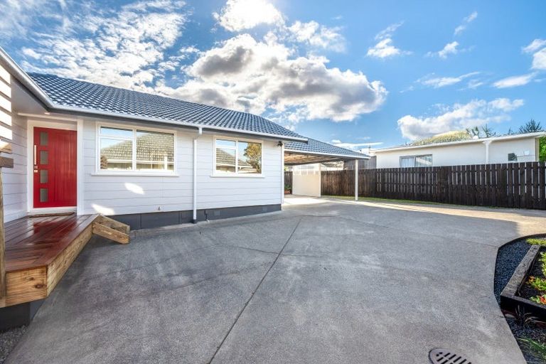 Photo of property in 10a Tomintoul Place, Highland Park, Auckland, 2010
