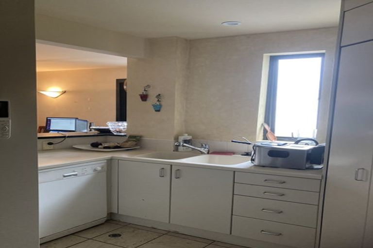 Photo of property in 3/154 Oriental Parade, Oriental Bay, Wellington, 6011