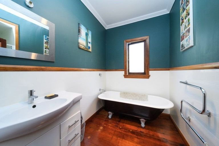 Photo of property in 24 Havill Street, Takaro, Palmerston North, 4410