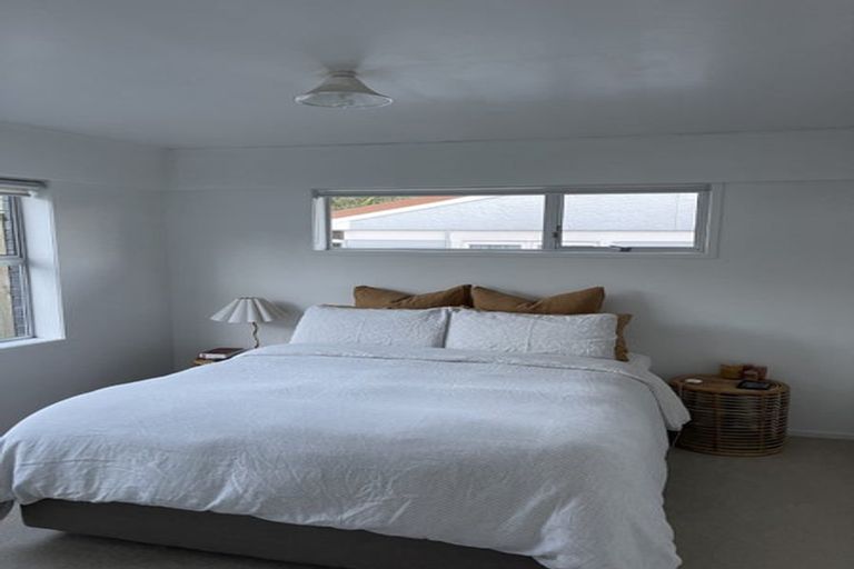 Photo of property in 1/38 Hillcrest Avenue, Hillcrest, Auckland, 0627