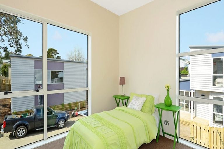 Photo of property in 14 Saffron Street, Birkdale, Auckland, 0626