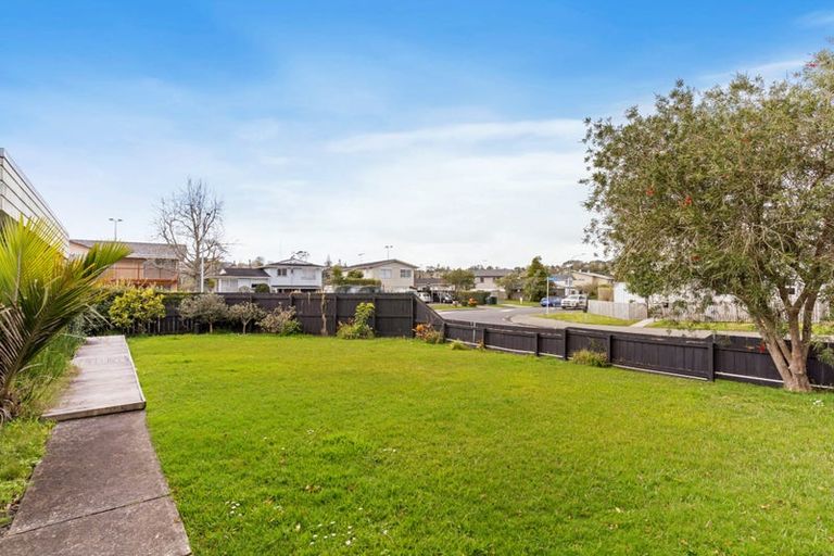 Photo of property in 3/1 Cockayne Crescent, Sunnynook, Auckland, 0620