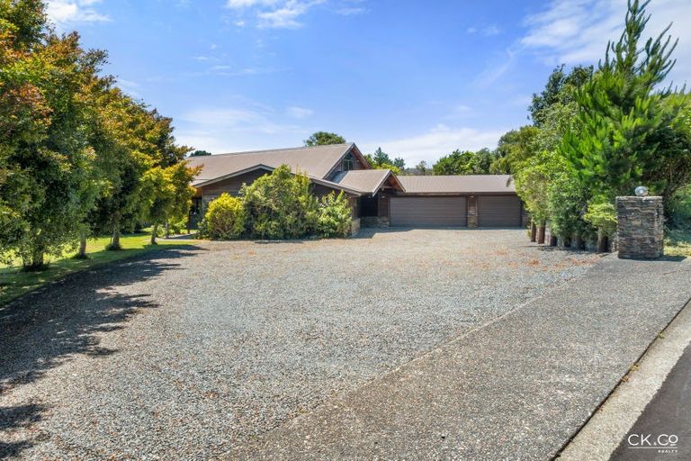 Photo of property in 14 Mount Marua Way, Timberlea, Upper Hutt, 5018