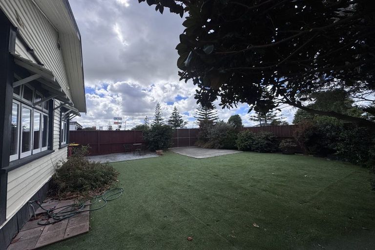Photo of property in 24 Aorangi Street, Feilding, 4702