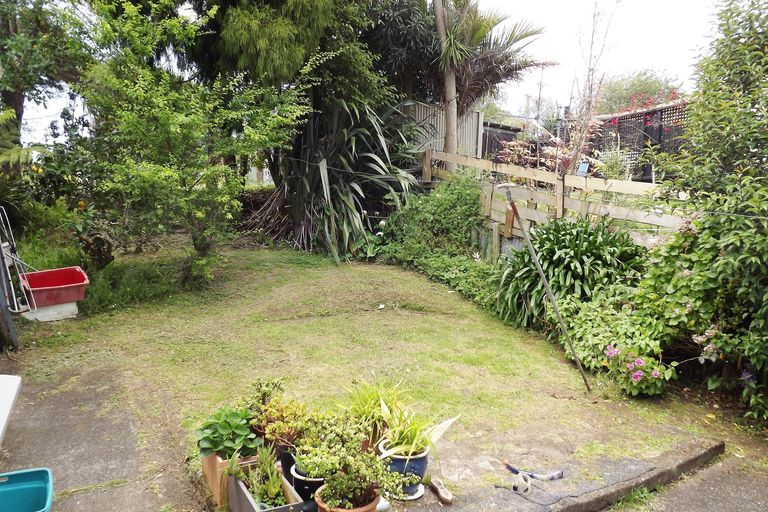 Photo of property in 5 Cross Street, Raglan, 3225