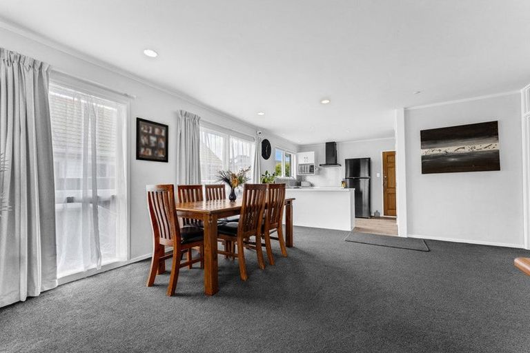 Photo of property in 17 Ashdown Place, Pahurehure, Papakura, 2113