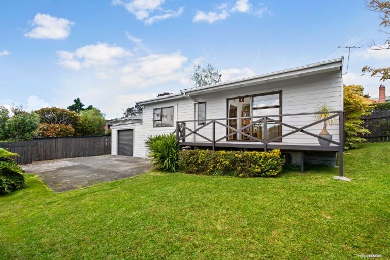 Photo of property in 48 Rua Road, Glen Eden, Auckland, 0602