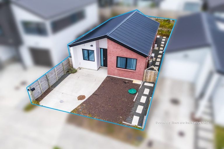 Photo of property in 9 Puwha Street, Massey, 0614