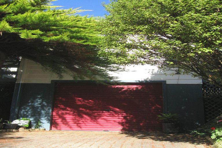 Photo of property in 60 Hathaway Avenue, Karori, Wellington, 6012