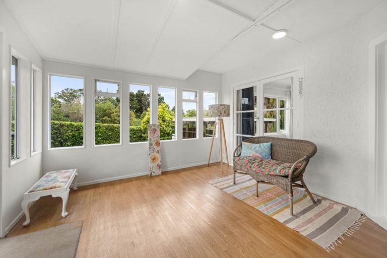 Photo of property in 76 Victory Road, Laingholm, Auckland, 0604