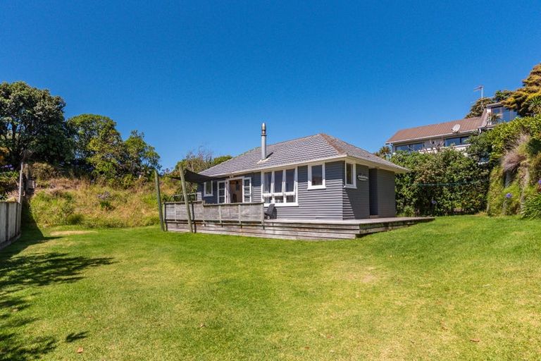 Photo of property in 7a Hona Street, Waikanae Beach, Waikanae, 5036
