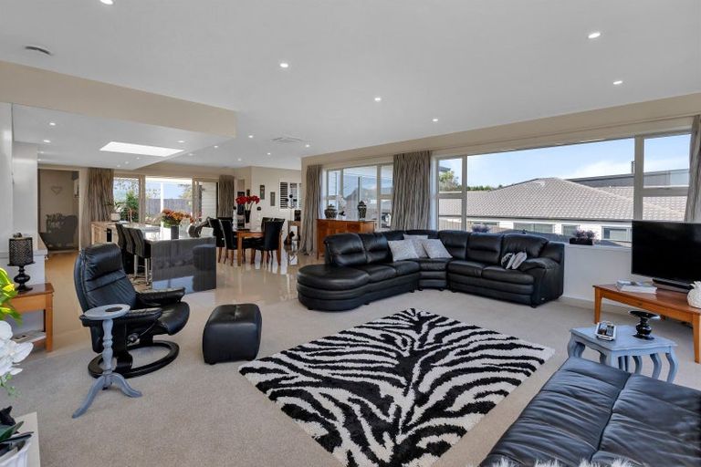 Photo of property in 28 Stace Hopper Drive, One Tree Point, 0118