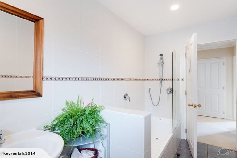 Photo of property in 2a Redwood Street, Elderslea, Upper Hutt, 5018