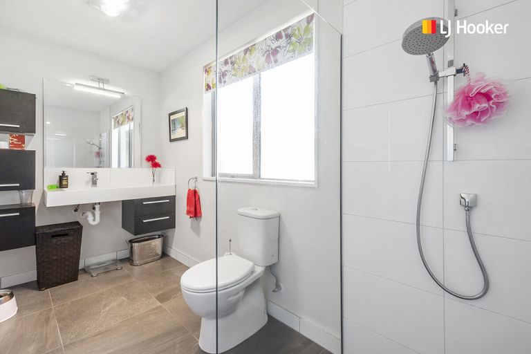 Photo of property in 17 Awa Toru Drive, Fairfield, Dunedin, 9018