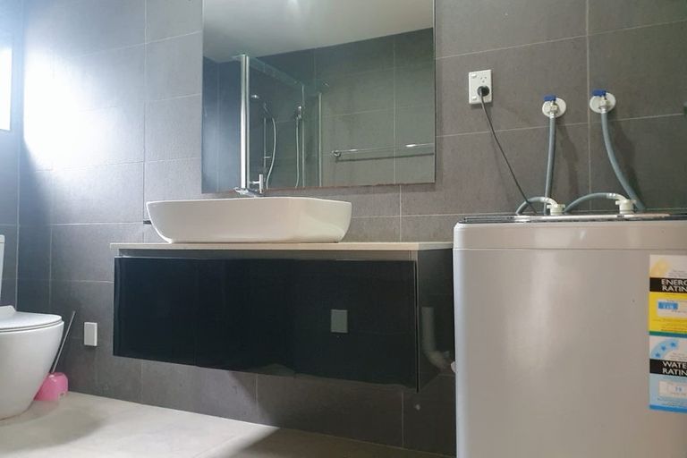 Photo of property in 208 Don Buck Road, Massey, Auckland, 0614