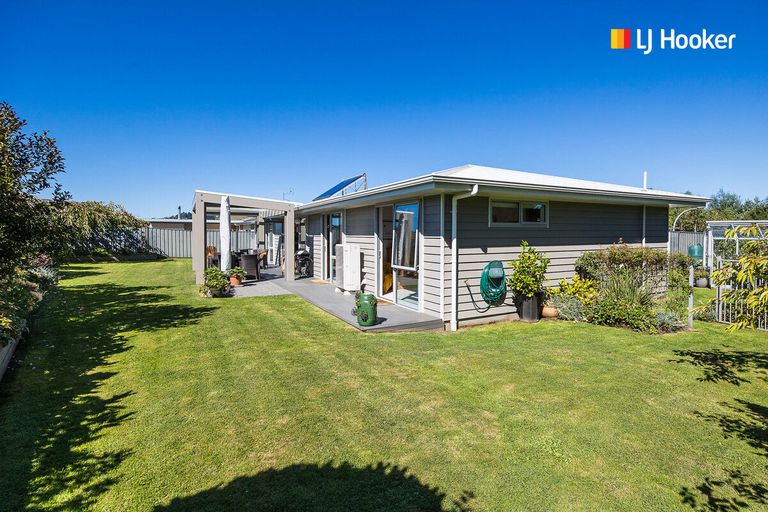 Photo of property in 17 Awa Toru Drive, Fairfield, Dunedin, 9018