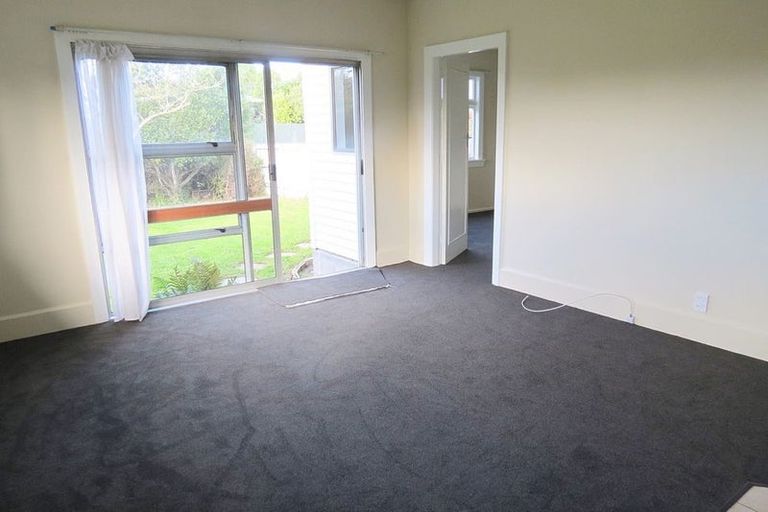 Photo of property in 49 Wainoni Road, Wainoni, Christchurch, 8061
